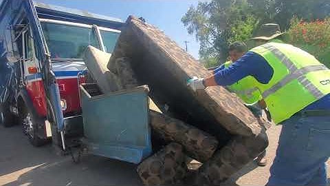 Cr&r Diesel Front loader on Bulk