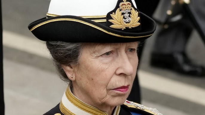 Royal Protocols Princess Anne Has Been Caught Breaking - YouTube
