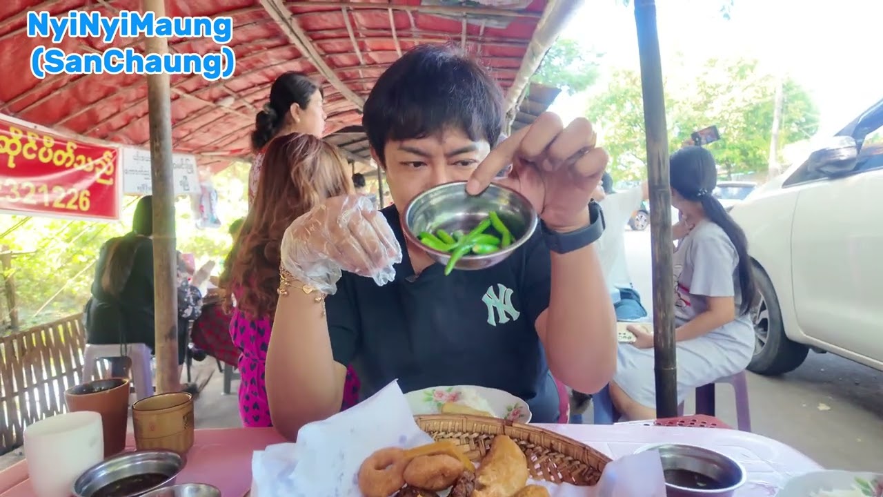 မြောက်ဒဂုံ မှာ ဆီသန့်ကျွတ်ရွ အချဉ်ရည်ကောင်းတဲ့ အကြော်စုံ သွားစားကျမယ် 😋