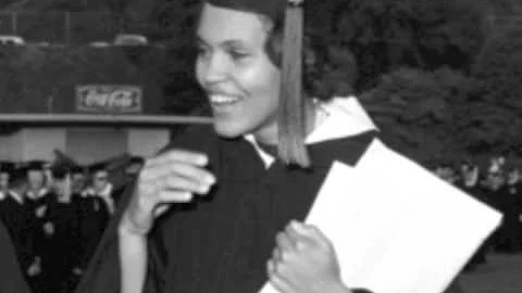 CHARLAYNE HUNTER GAULT BIO