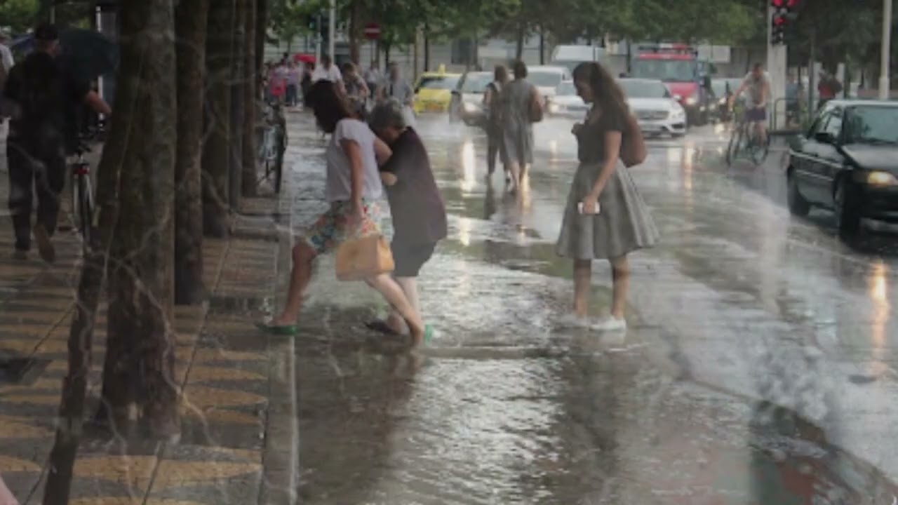 Lajm i mire.  Ulen temperaturat dhe fillojne reshjet e shiut. Ja si do te jete moti kete jave