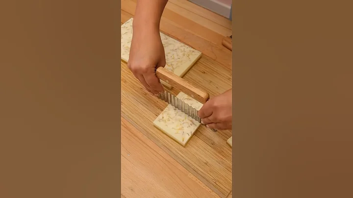 making natural soap 🌿