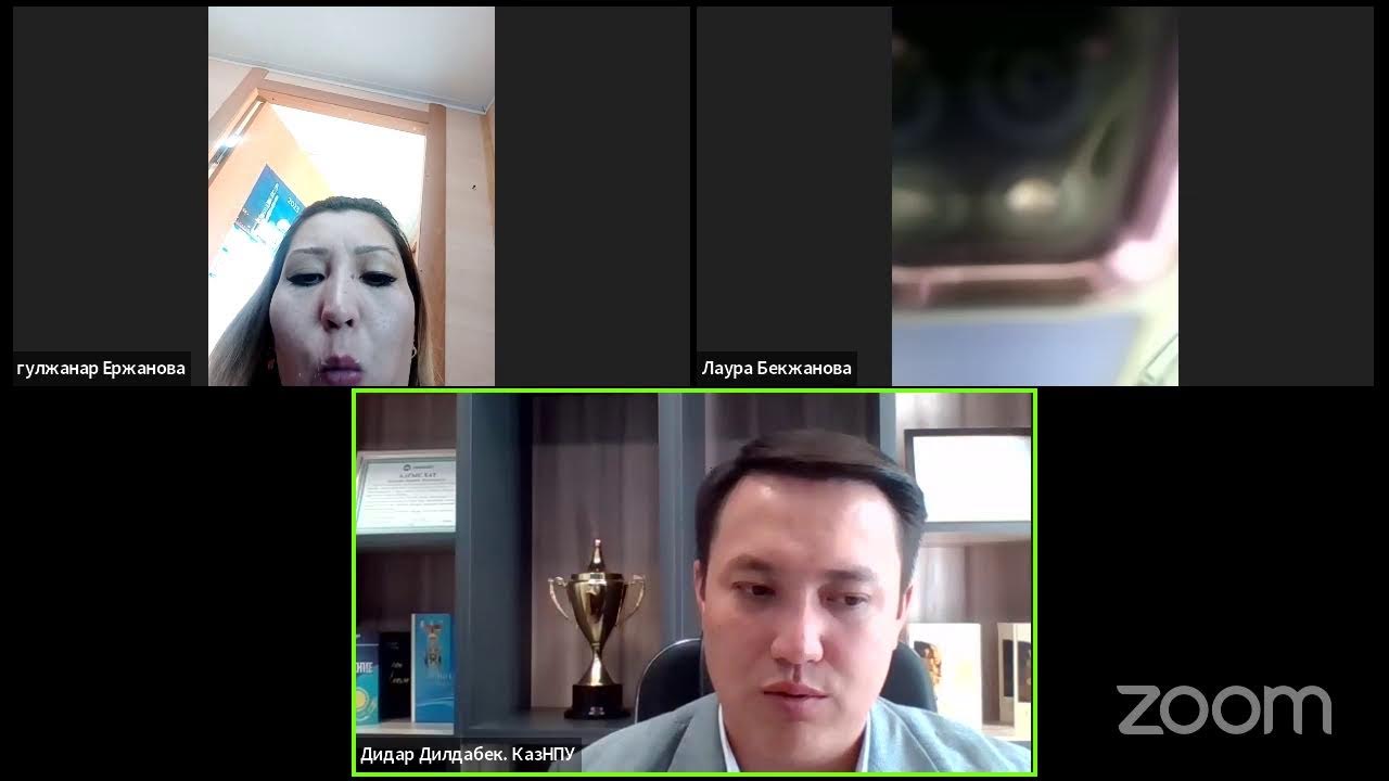 Сексуалды іш киімдегі үлкен кеуделері бар порноактрисалар Гинекологиялық креслодағы жас әйелдің порно видеосы