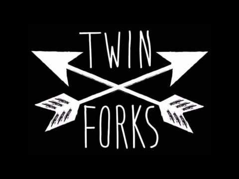 Twin Forks (+) Kiss Me Darling