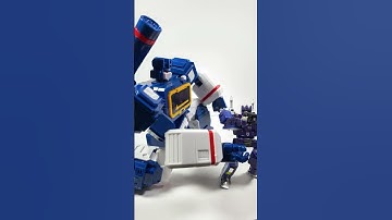Soundwave does a little father and son bonding time #stopmotion #transformers #soundwave