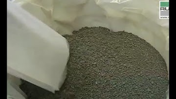 Industrial vibrating screen for screening ceramic granules