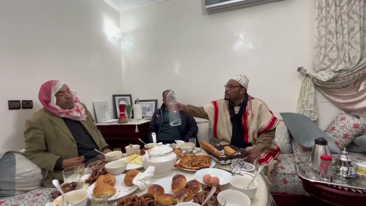 (پولا) ماخلاش (حميدة) افطر على خاطرو، وجاب ليه (نفار) 🎺باش انشط لكلسة.