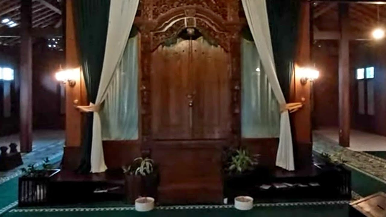 MAKAM RADEN CAKRAJAYA(SUNAN GESENG)DESA TIRTO,KEC.GRABAG,KAB.MAGELANG