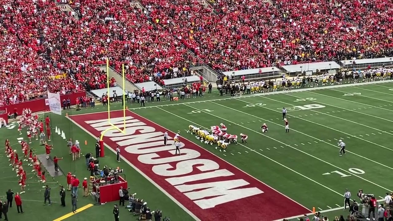 Wisconsin Badgers Football - Graham Mertz Rushing Touchdown