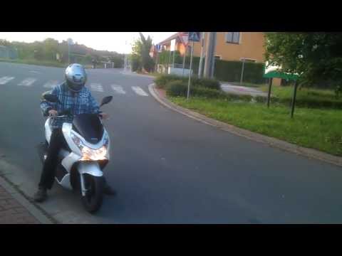 Video Honda PCX 125 2012 - youtube