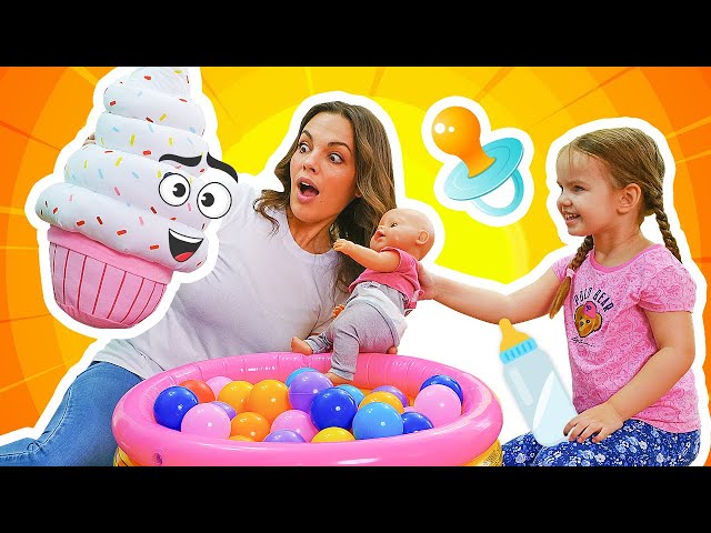 Maya & Lina the baby doll! Baby born dolls videos & Kids pretend play with baby dolls & feeding toys class=