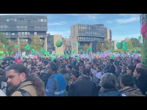 Erzieher demonstrieren vor dem Düsseldorfer Landtag
