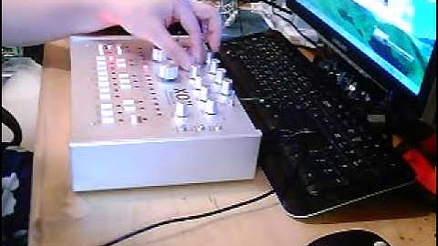 CutOff Low - x0xb0x xoxbox Atomic Mod