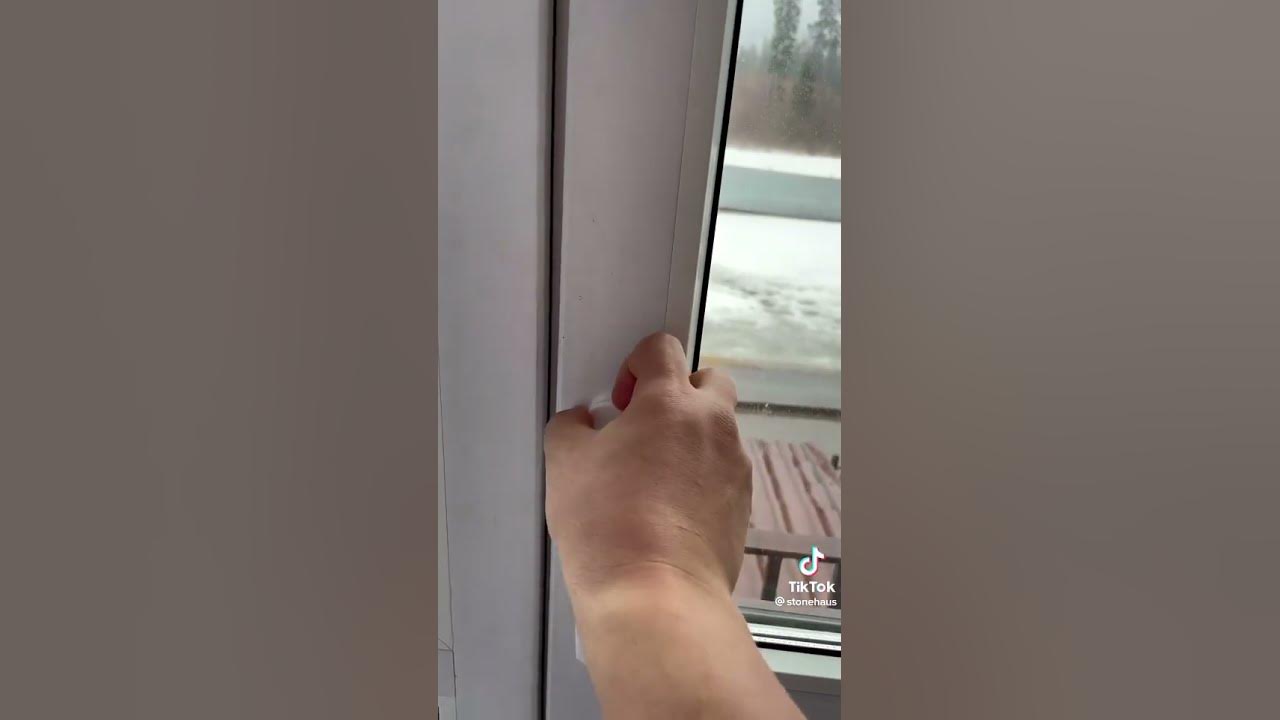 Плохо закрывается пластиковое окно. Выпала створка. Выпала створка. Окно пластиковое открывается сразу. Створка окна.