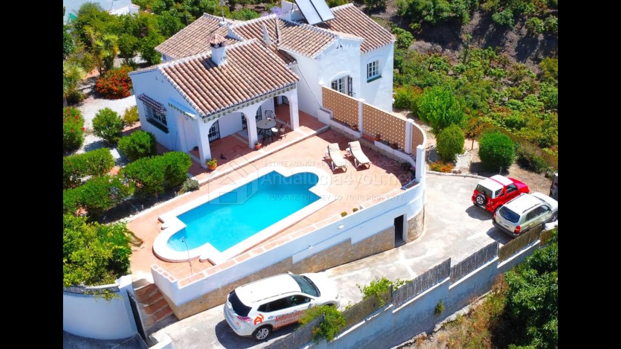 EXCLUSIVE SALE: Elegant Villa with Sea Views, Minutes from the Village of Frigiliana REF:A4U2503