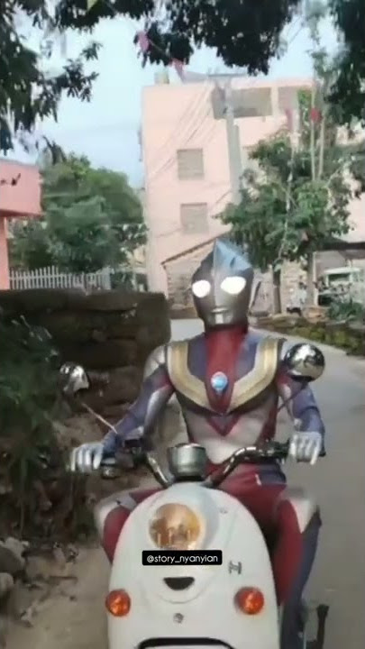 story wa ultraman naik motor #ultraman #lucu #fyp #shorts #storywa #storykekinian #short
