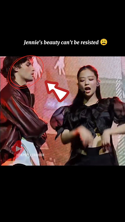 The way he was staring Jennie ❤️‍🔥 #jennie #blackpink #shorts #fyp