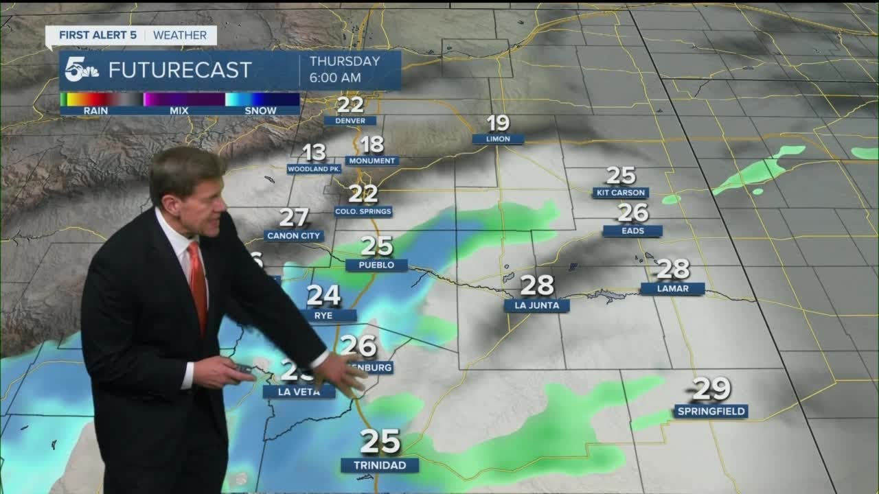 Snow showers increase overnight into Thursday - YouTube