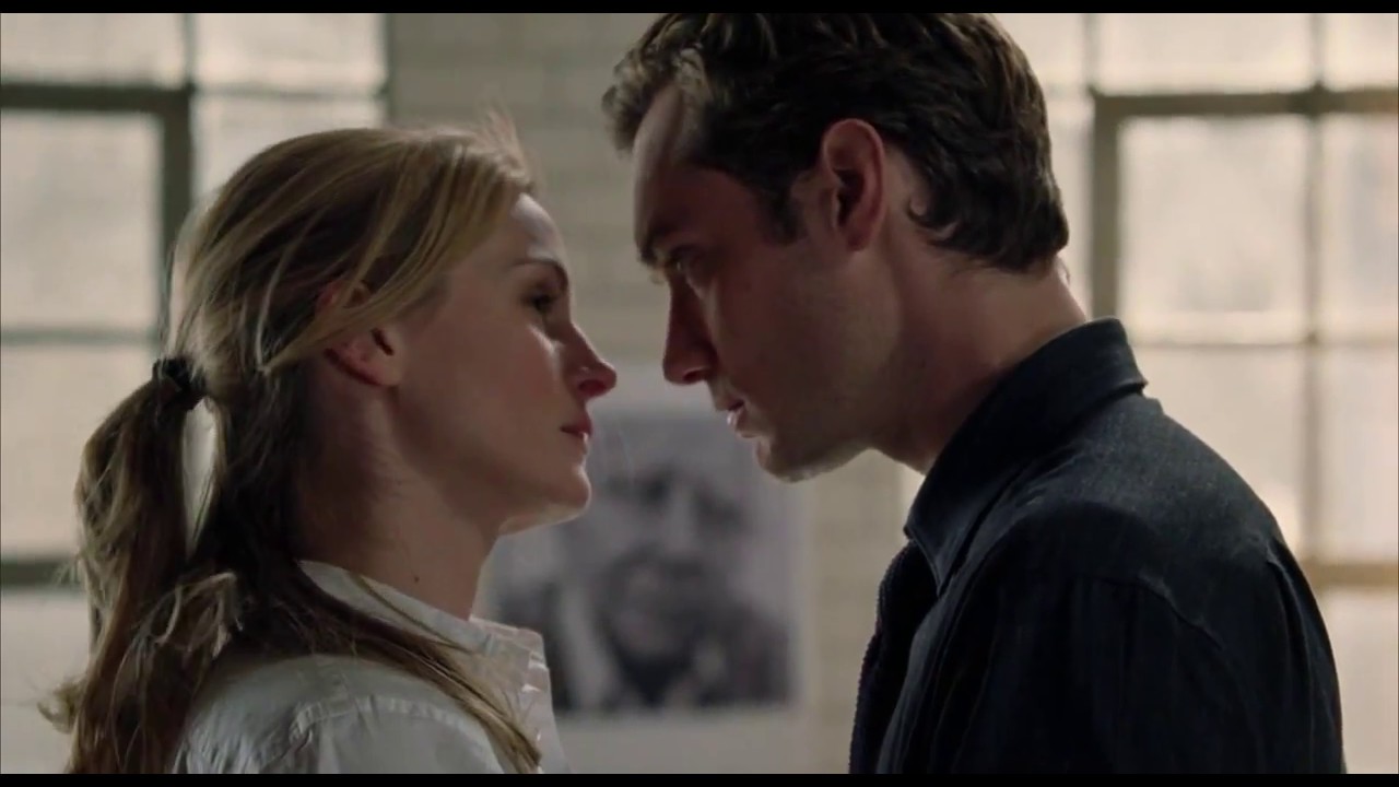 Джуд лоу и натали портман в фильме близость. Джулия робертс близость. Джуд лоу натали портман и джулия робертс. Элис близость. Джуд лоу фильм близость.