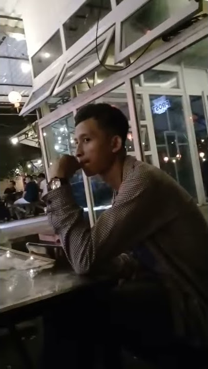 Santai sambil minum beer tower