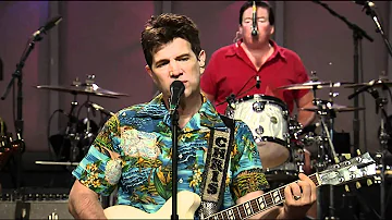 Chris Isaak - Somebody's Cryin' (Live)