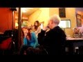 Capture de la vidéo 18 Mai 2012 ... Chloé Sainte-Marie Chante Un Couplet De La Chanson De Gaston Miron