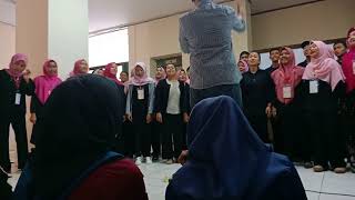 Download Si Gulempong - Gentaswara Unp - Paduan Suara Universitas Negeri Padang 2018 Video MP3 Si Gulempong - Gentaswara Unp - Paduan Suara Universitas Negeri Padang 2018