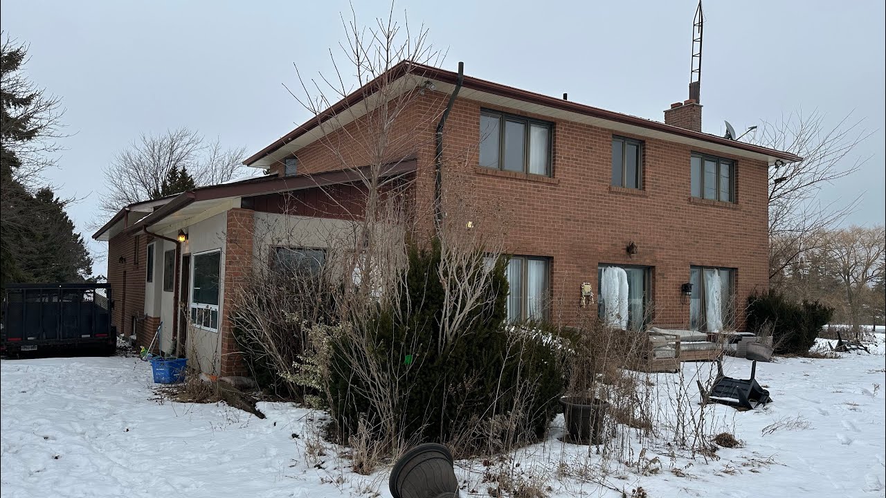 The shocking story of this ABANDONED 1980s dream home (power still on!)