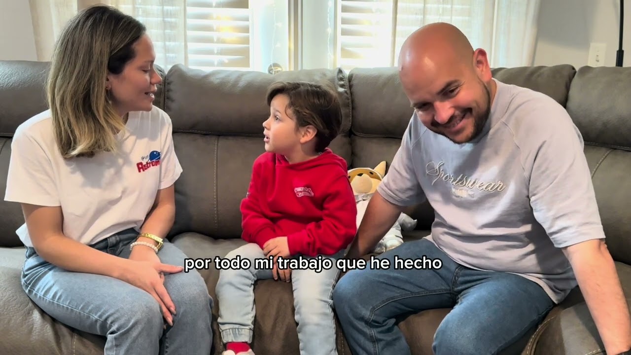 Thomas recibe la noticia que es ganador del Premio Nacional de Divulgación de la Astronomía 🥳