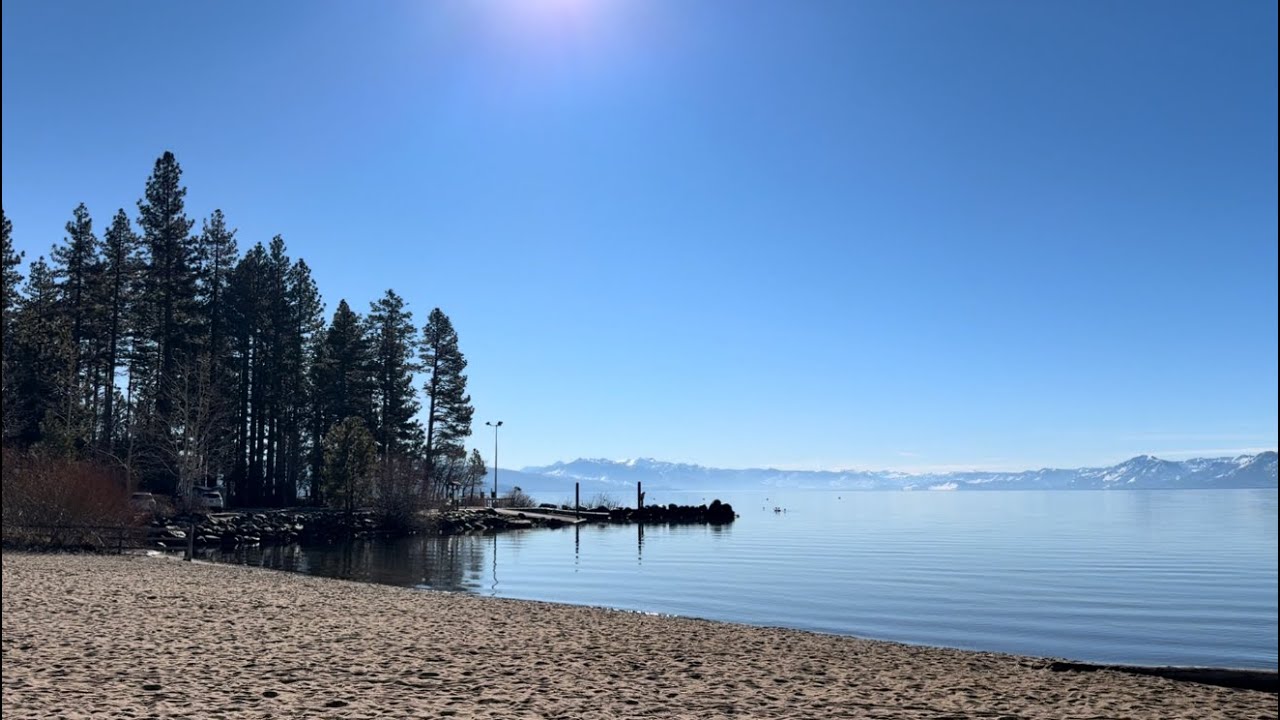 Просто восхитительный жилой комплекс в Карнелиан-Бэй, озеро Тахо, Калифорния.