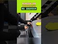 男子提車後第壹件事，就是換掉原來的車標，網友：前後有變化嗎