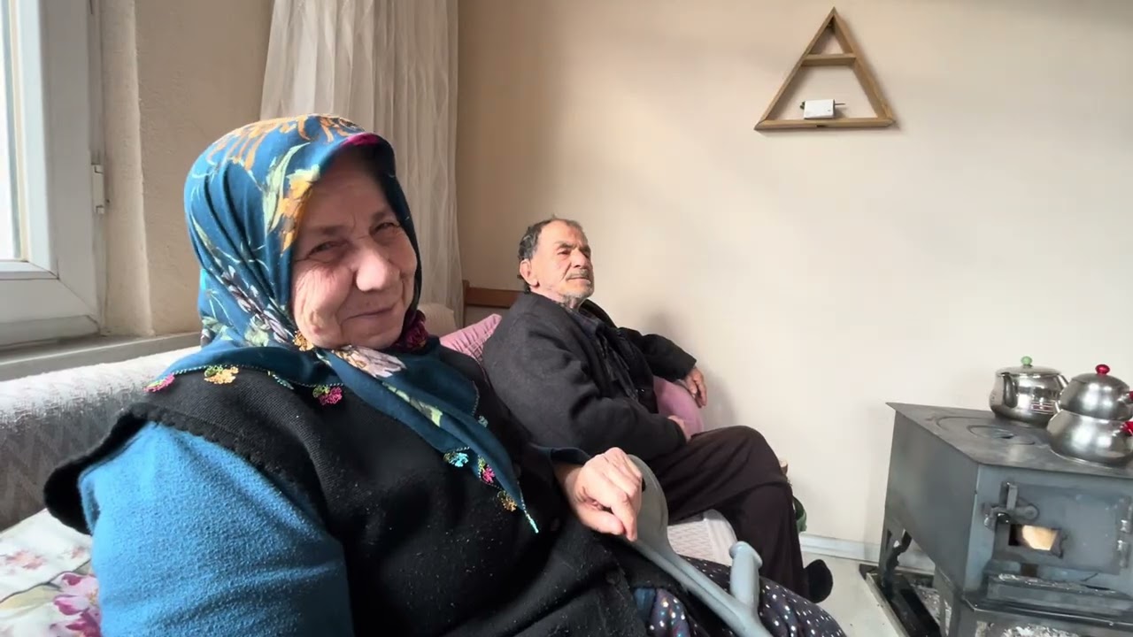 ￼￼ KÖYDE 🤔 BIR GÜZELDI BURAYA 🤗GELINCE BIRAZ ☹️TUHAF OLDULAR