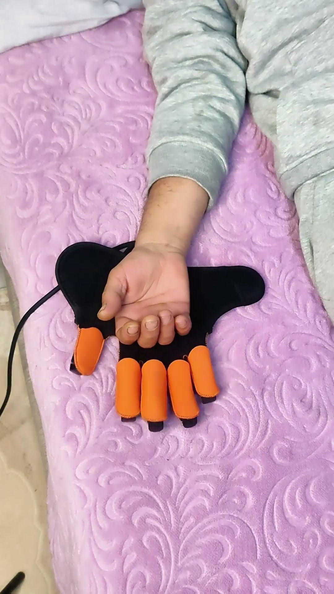 Product Link in Bio ( # 1092 ) @MaviGadgets ▶️9️⃣ Effortless Exercise Automatic Hand Trainer Gloves