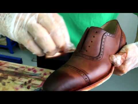वीडियो: चमड़े के जूतों को डाई कैसे करें: 9 कदम (चित्रों के साथ)