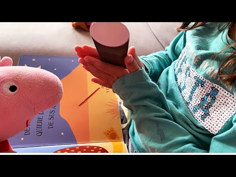 PEPPA PIG y su MEJOR AMIGA leen cuento BUENAS NOCHES LEÓN con linterna | Vídeos de Peppa Pig español