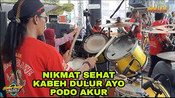 Lihat !!! skill drum cak nophie emang mantep. ( Adella live Tuban ).