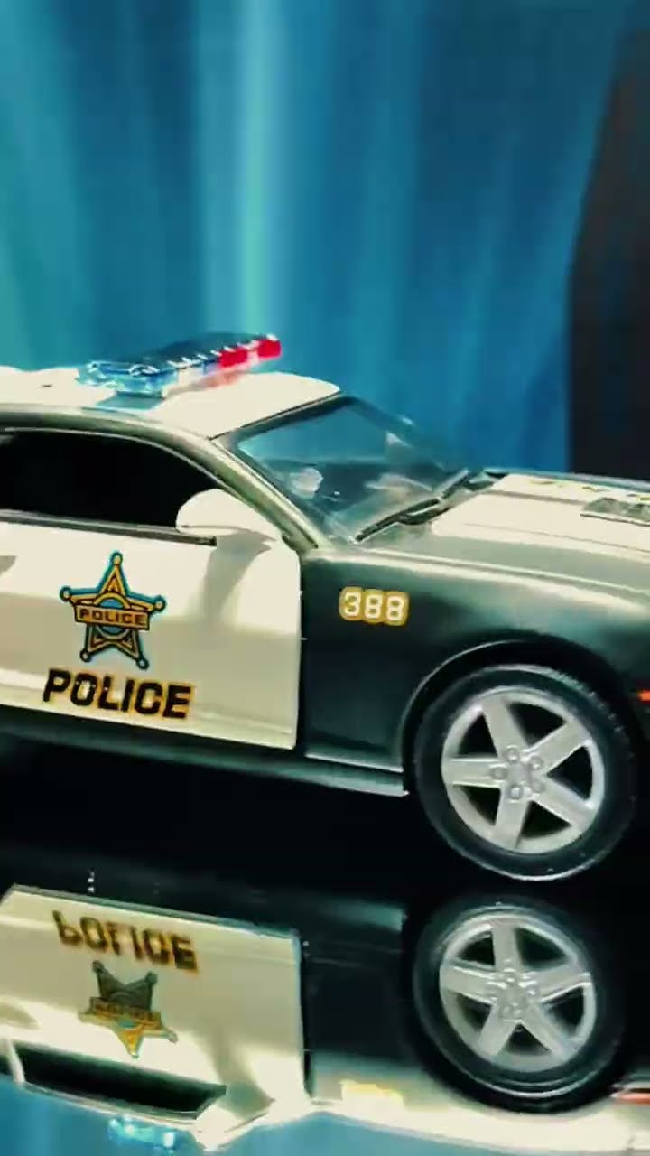 Patrulla de policía a escala