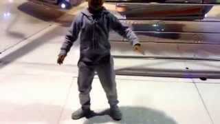 Petit gitan qui dance 2
