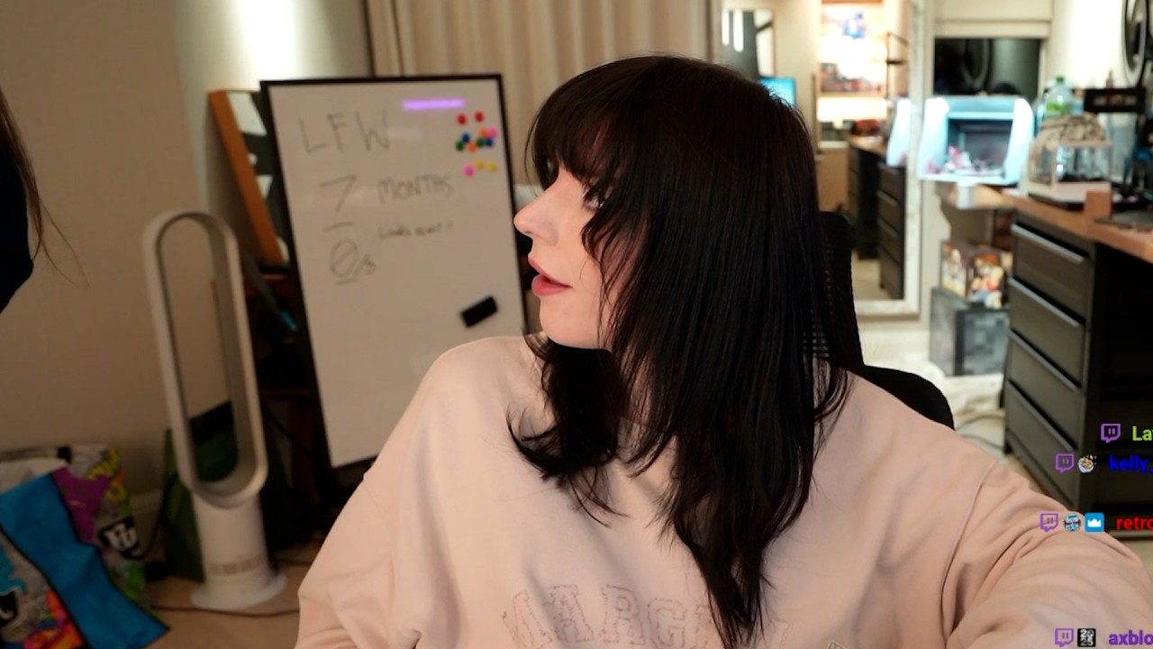 Finnster walks in on Icky streaming....