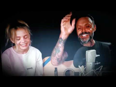 Justin & Blue Singing