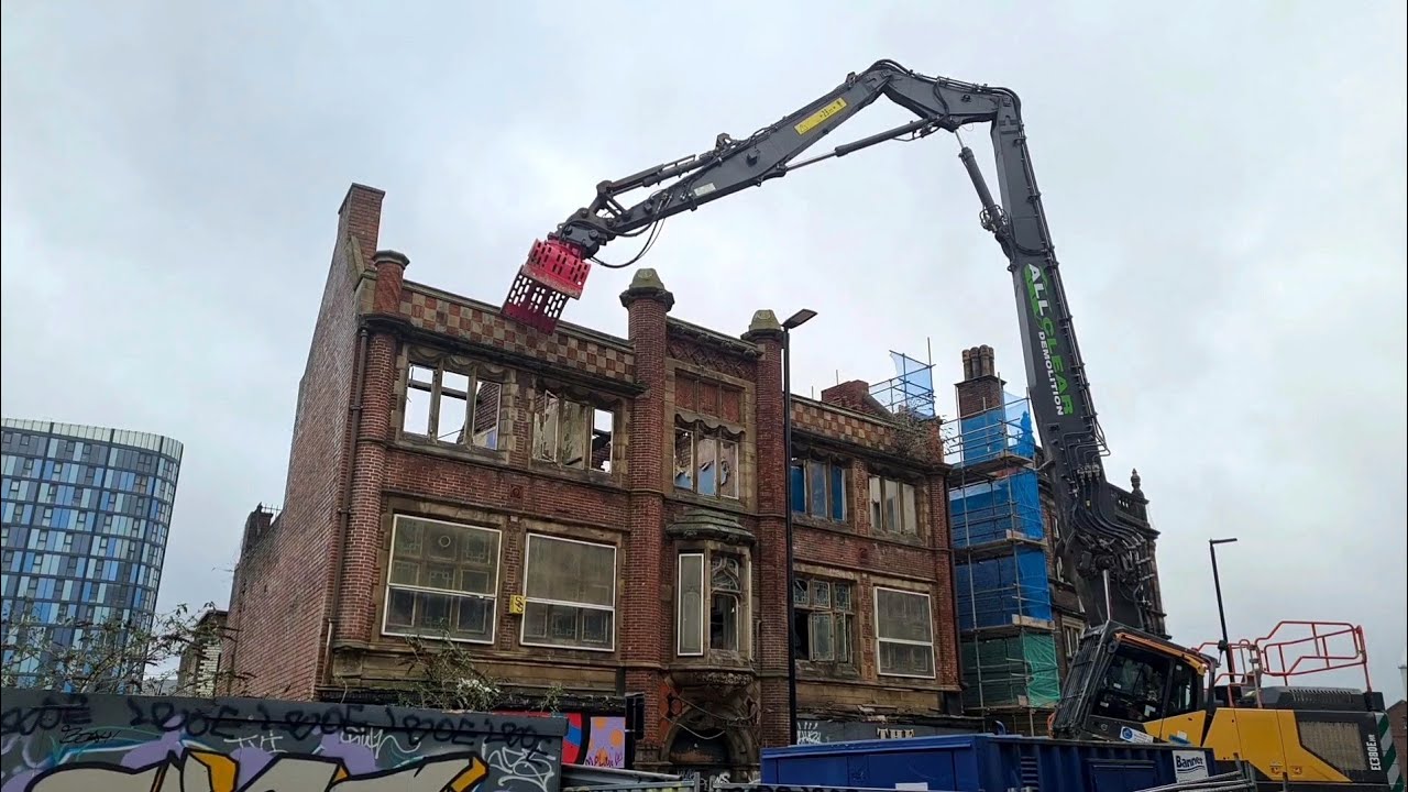 Demolishing Derelict Market Tavern Building Sheffield UK