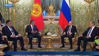 Встреча Владимира Путина и президента Киргизии Садыра Жапарова в Кремле