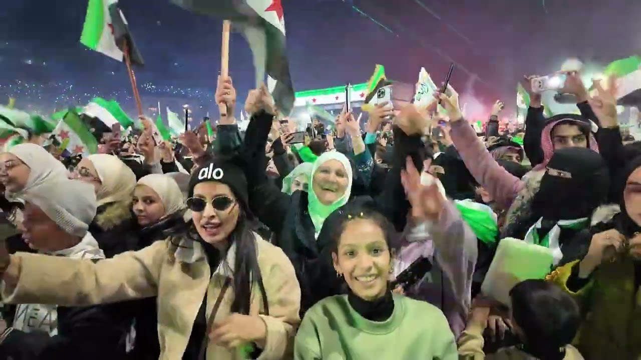 أجواء رائعة لإحتفالات عيد النصر المبارك من ساحة الأمويين بدمشق