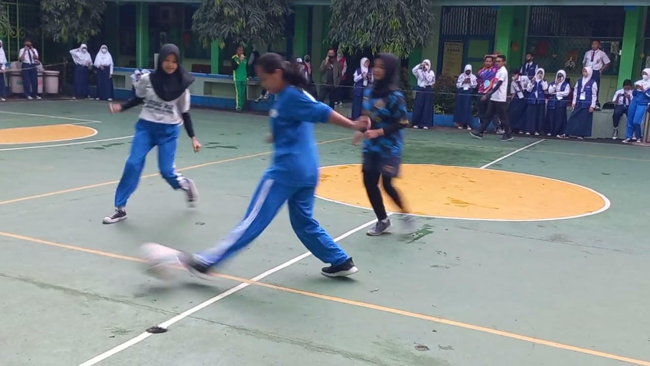 Futsal Putri Kelas 9F vs 8B || Class Meeting