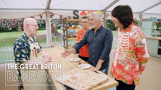 Matt Lucas steps in as A BAKER 😱 | The Great Stand Up To Cancer Bake Off
