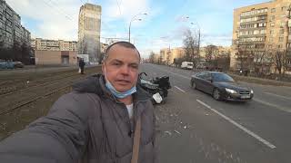 Киев / Танк переехал авто / Ситуация в магазинах и метро, взрывы / 25/02/2022