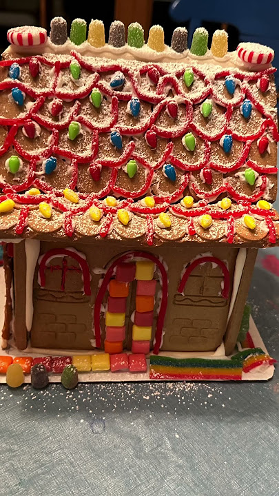 Early gingerbread house decorating 2024