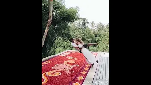 يادنيا جوة دنيا تانية انا بعشقك 