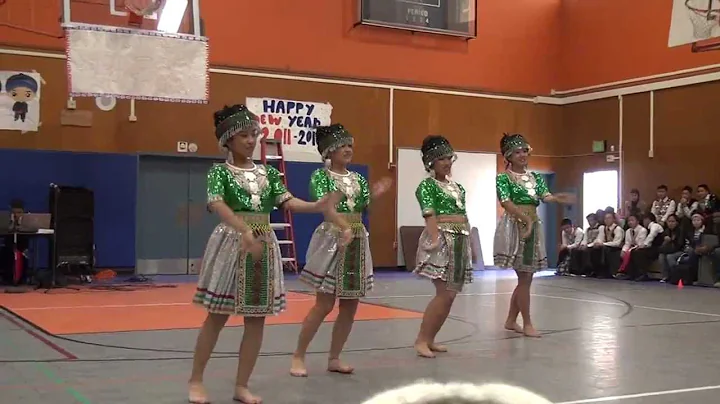 [Duncan Hmong New Year 2011] - Nkauj Hmoob Pem Suab