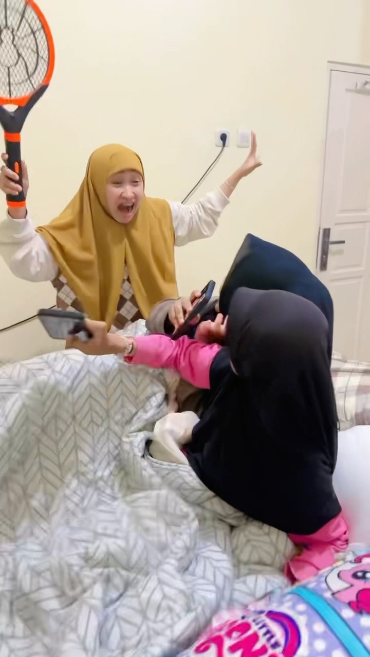 NAHKAN KETAHUAN PURA PURA TIDUR ?